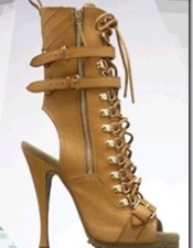 El espanto de los botines peep-toe